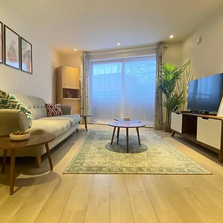 Harrow - 1 Bedroom - Parking Apartment *