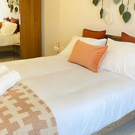 Harrow - 1 Bedroom - Parking *