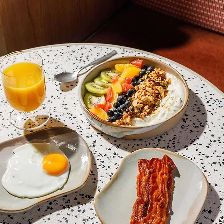 Tribe Canary Wharf 4* London