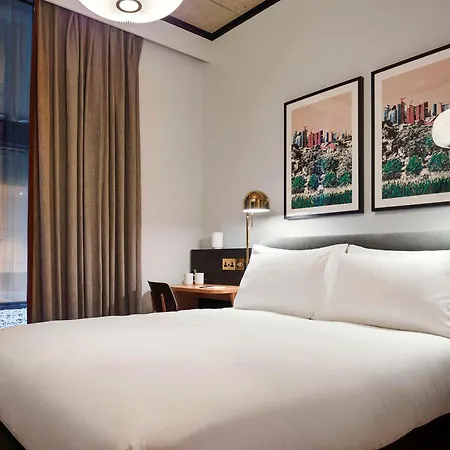 Hotel Tribe Canary Wharf 4*