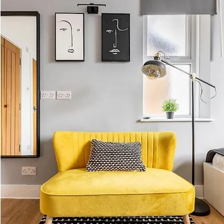Apartment Stunning Studio Flats In Penge *