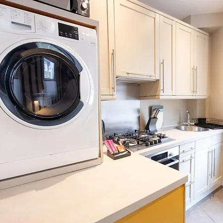 Explore Granary Square Two Bedroom By Belvilla London