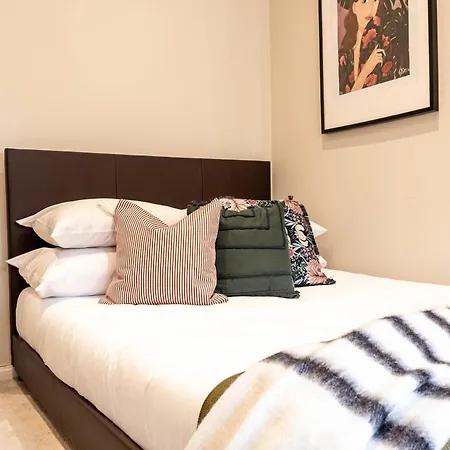 Explore Granary Square Two Bedroom By Belvilla *