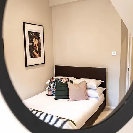 Explore Granary Square Two Bedroom By Belvilla *