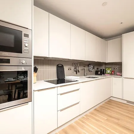 Magnificent At Ten Degrees In Apartment