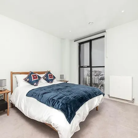 Magnificent At Ten Degrees In Apartment Croydon