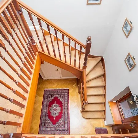 Homestay Old Slade - Train To London 30mins, Heathrow 15mins Away,free Parking - En-suit West Drayton (Middlesex)