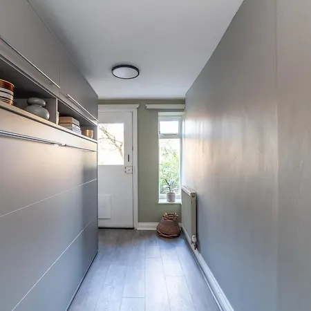Apartment Arte - 2 Bed Luxurious Flat, Garden, 5min Dalston St., Parking Available, Serviced - Up To 5 Ppl London