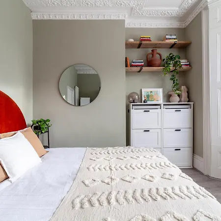 Arte - 2 Bed Luxurious Flat, Garden, 5min Dalston St., Parking Available, Serviced - Up To 5 Ppl Londen