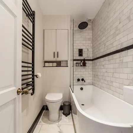 Arte - 2 Bed Luxurious Flat, Garden, 5min Dalston St., Parking Available, Serviced - Up To 5 Ppl Apartment