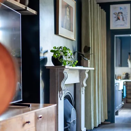 Arte - 2 Bed Luxurious Flat, Garden, 5min Dalston St., Parking Available, Serviced - Up To 5 Ppl Londen