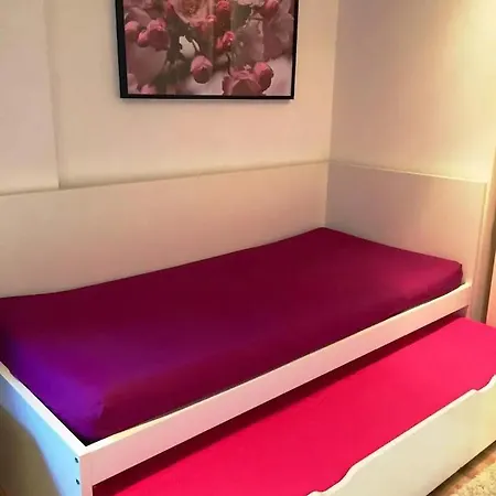 1 Or 2 Ppl Near Excel, O2, Canary Wharf -