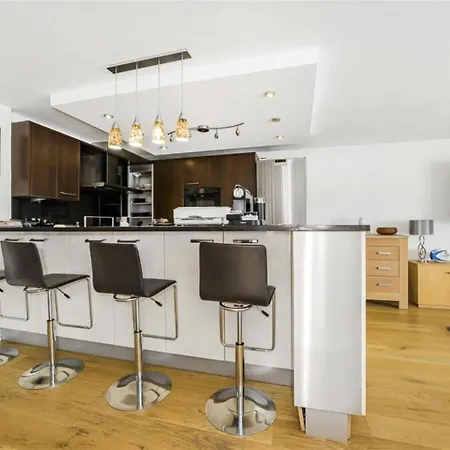 Subpenthouse Sleeps 6, Stunning Views Of Tower Bridge! Apartment London