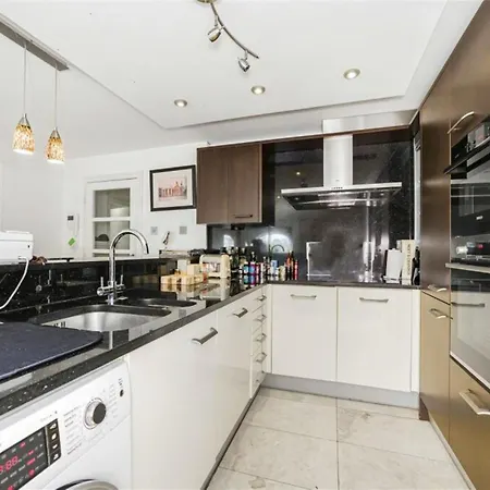 Subpenthouse Sleeps 6, Stunning Views Of Tower Bridge! London