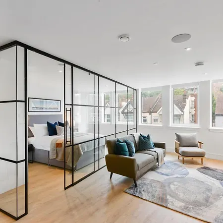 Stunning 1 Bed Studio Flat With Free Parking And Free Wifi In Capella Court Apartment