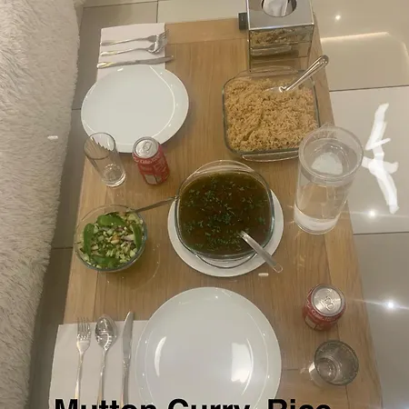 Panzió Air Conditioned Modern Double Bed Room With Private Attached Bathroom - Free Parking - Near London Heathrow Airport & Southall Broadway