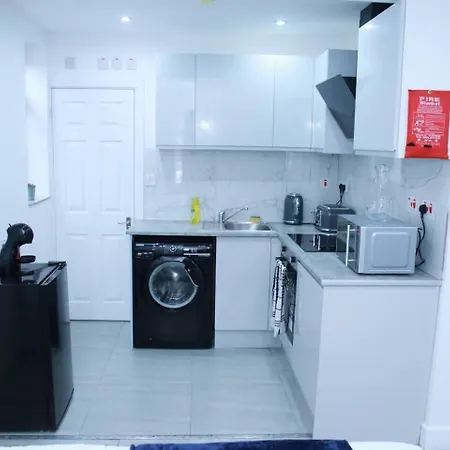 Superb 1-bed In Apartment