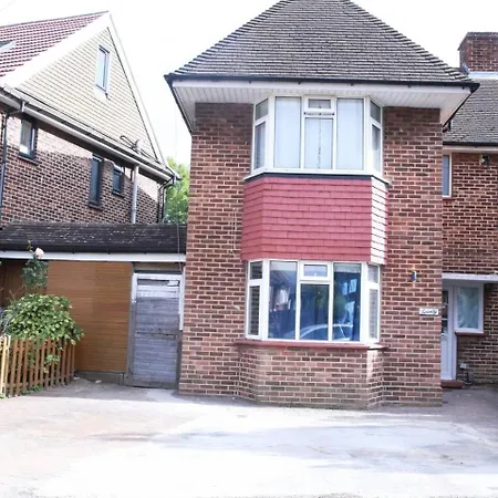 Superb 1-bed In Apartment