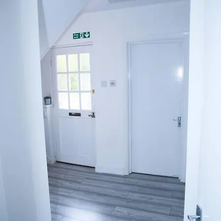 Superb 1-bed In