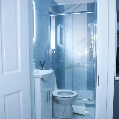 Superb 1-bed In
