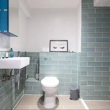 5wjb - Spacious 1 Bed Flat In Apartment