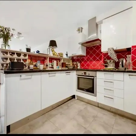 Us Embassy Spacious Nine Elms Apartment
