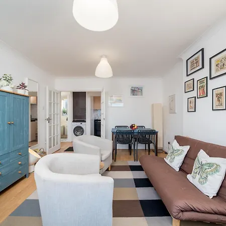 Madika Homes Stylish 2-Bed Apartment With Free Parking 10 Mins To Brent Cross & Edgware Tube Apartment
