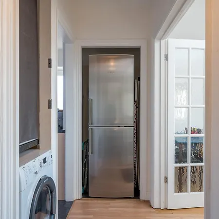 Madika Homes Stylish 2-Bed Apartment With Free Parking 10 Mins To Brent Cross & Edgware Tube