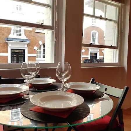 Cozy Flat, 5 Minute Walk To Oxford Circus Apartment *