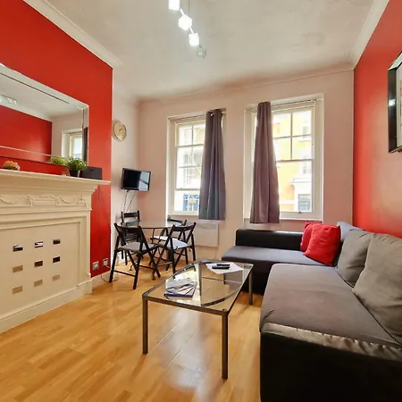 Cozy Flat, 5 Minute Walk To Oxford Circus * London