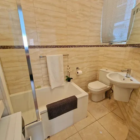 Cozy Flat, 5 Minute Walk To Oxford Circus * London