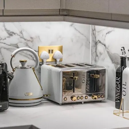 Apartment Luxe Minimalist 1-bed Flat : 7 Mins From Station *