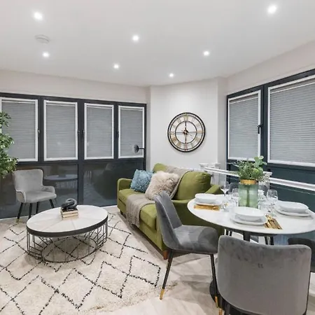 Apartment Luxe Minimalist 1-bed Flat : 7 Mins From Station