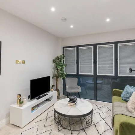 Luxe Minimalist 1-bed Flat : 7 Mins From Station
