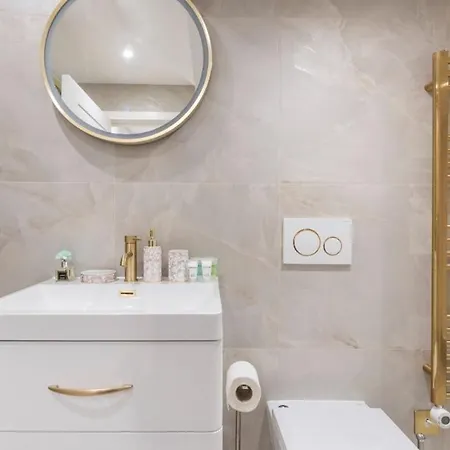 Luxe Minimalist 1-bed Flat : 7 Mins From Station *
