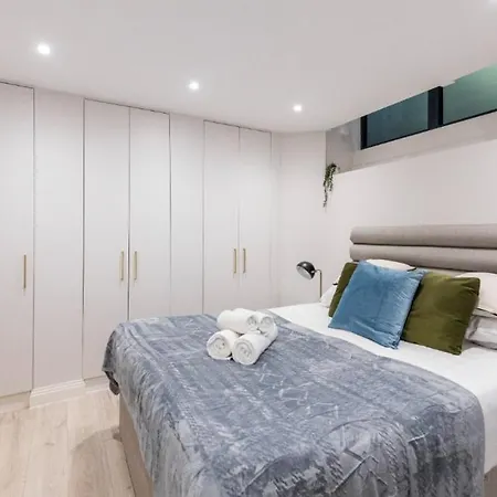 Apartment Luxe Minimalist 1-bed Flat : 7 Mins From Station
