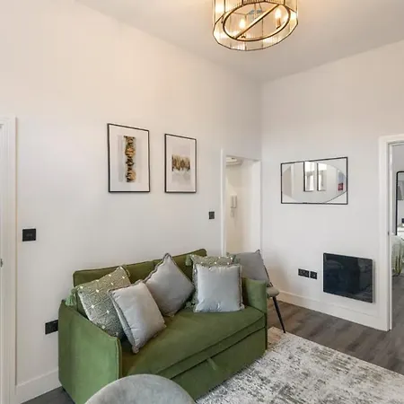 Bliss In The City: Comfortable 1-bed Retreat *