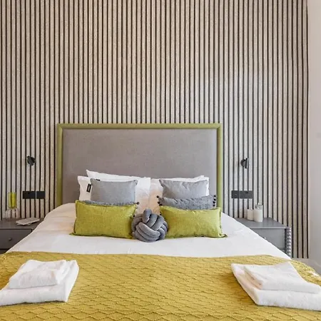 Apartment Bliss In The City: Comfortable 1-bed Retreat *