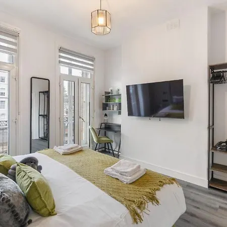 Apartment Bliss In The City: Comfortable 1-bed Retreat London