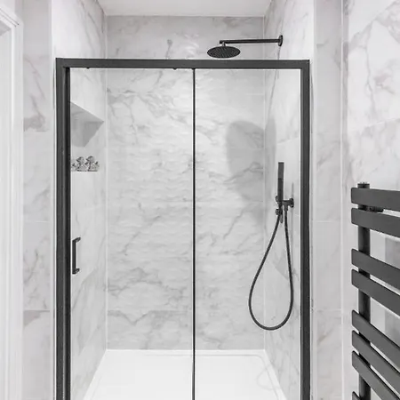 Bliss In The City: Comfortable 1-bed Retreat Apartamento