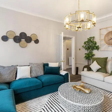 Serenity In The City: 5br In Whitechapel Apartment *