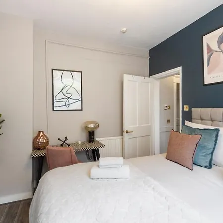 Apartment Serenity In The City: 5br In Whitechapel London