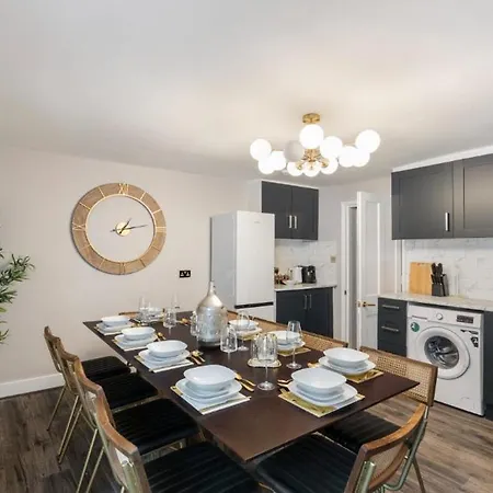 Apartment Serenity In The City: 5br In Whitechapel *