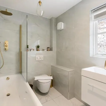 Serenity In The City: 5br In Whitechapel London