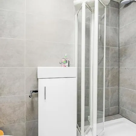 Cosy Little Flat - Perfect Base For Explorers London