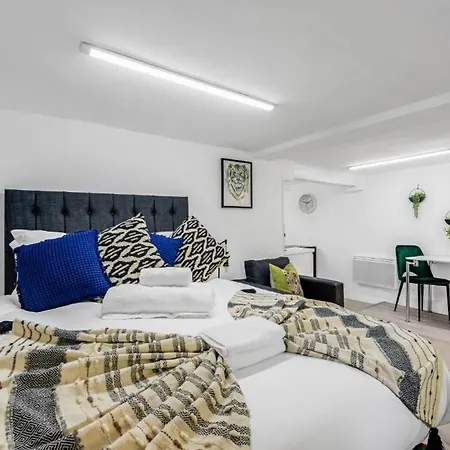 Cosy Little Flat - Perfect Base For Explorers *