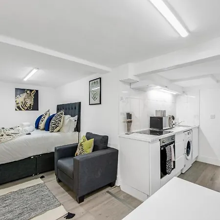Cosy Little Flat - Perfect Base For Explorers Apartment