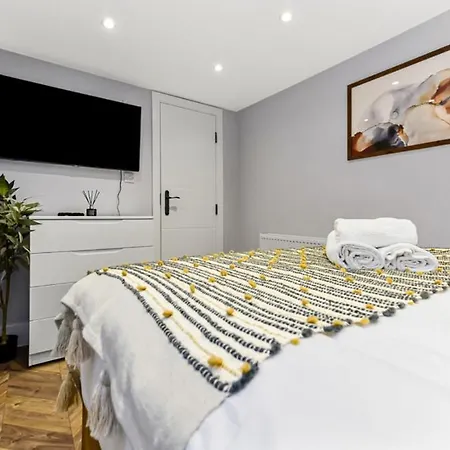 Newly Renovated 1bd Flat Perfect For Travellers