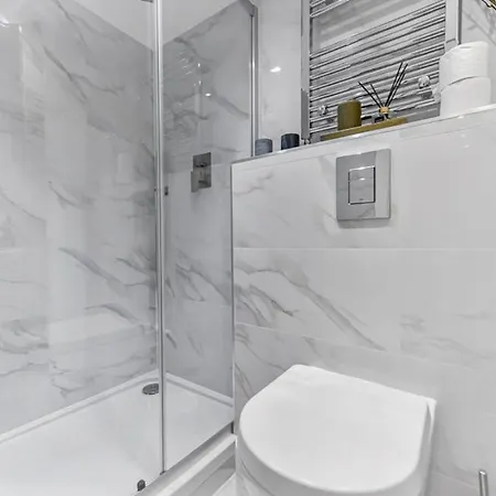 Apartment Newly Renovated 1bd Flat Perfect For Travellers *