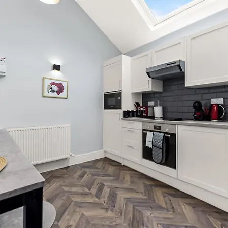Newly Renovated 1bd Flat Perfect For Travellers * Romford